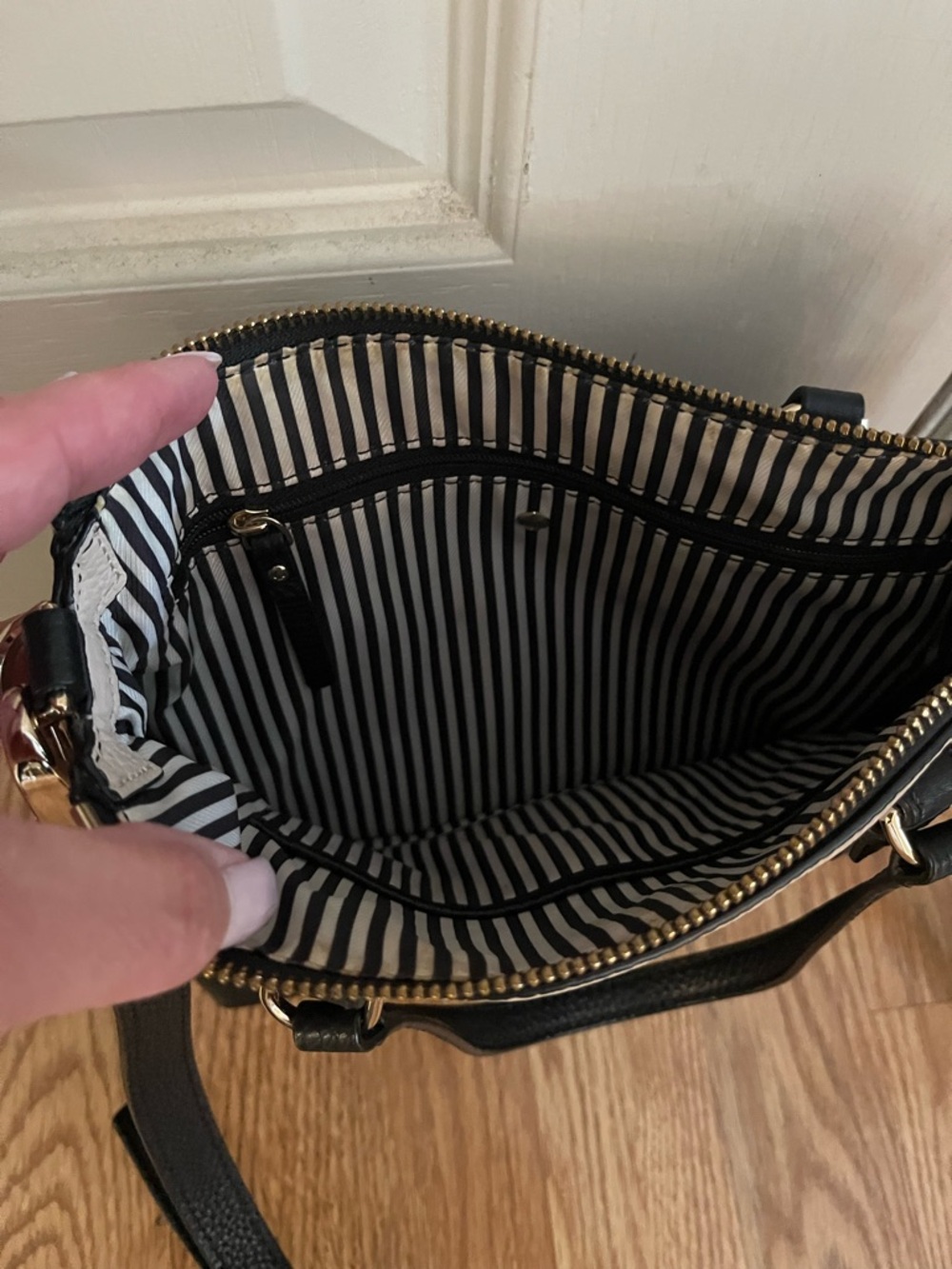 kate spade Two-Tone Black and Cream Crossbody Bag - Picture 6 of 10